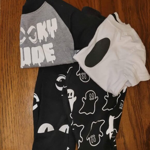 Halloween Outfit Sets - Picture 1 of 3